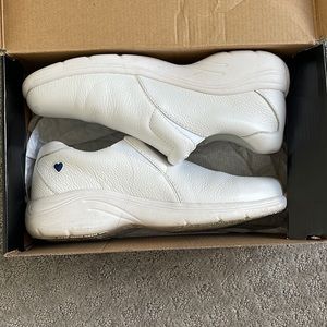 Gently used Dove White Nursing shoes